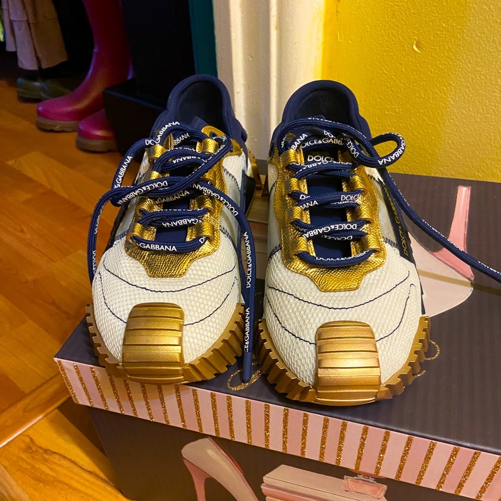 Only worn twice. Like New, Women Dolce & Gabbana NS1
